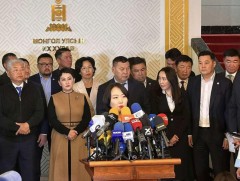 Улс төрийн нөхцөл байдалтай холбогдуулан УИХ-ын зарим гишүүн мэдээлэл хийж байна 