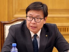 Багш, эмч нарын цалин нэмэх асуудлаар салбарын сайд нар мэдээлэл өглөө 