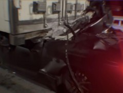 Зогсож байсан автомашины араас мөргөсөн ослын улмаас 5 хүний амь нас хохирчээ