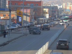 Жолооч нар шатахуун авахаар урт дараалалд зогссон хэвээр байна