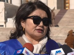 Эмч нарын үндсэн цалингийн доод хэмжээг 3.5 сая төгрөг болгохыг шаардлаа