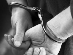 Байрны гадна явж байсан 8 настай хүүхдийн цээжин тус газарт зүсэж, зугтаасан этгээдийг шалгаж байна