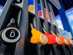 Казахстанд бензин, ус, цахилгааны үнэ нэмэхэд түр хориг тогтоожээ