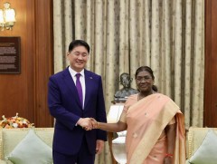 Монгол Улсын Ерөнхийлөгч У.Хүрэлсүх Бүгд Найрамдах Энэтхэг Улсын Ерөнхийлөгч Дроупади Мурму-тай уу..