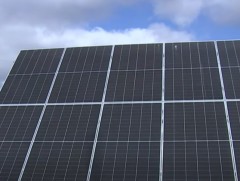 Архангай аймгийн Чулуут сумын эмнэлэг дулаан, цахилгаанаа нарны эрчим хүчээр шийджээ