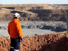 Оюутолгойн бүлэг ордын ашиглалтын талаар хянан шалгах УИХ-ын түр хорооны хурал боллоо 