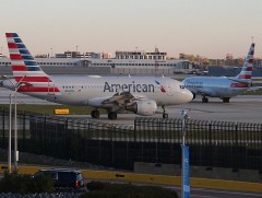 АНУ-ын Засгийн газрын үйл ажиллагаа сэргэхгүй нөхцөлд нислэгүүдийг 10 хувь цөөлнө гэв 