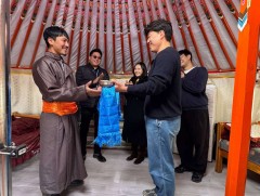 БНСУ-ын газрын гүний дулаалгын технологиор дулаалсан гэрийг хүлээлгэн өглөө