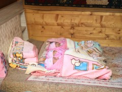 Орхон аймагт гурван ихэр охин мэндэлжээ