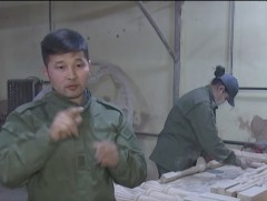 Чингис хааны музейн хаалга, алтан соёмбот индэр зэрэг өв соёлыг шингээсэн бүтээлийг Ю.Энхтайван ур..