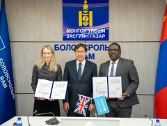 “Алслагдсан орон нутгийн багш, сурагчдын англи хэлний ур чадварыг дэмжих” төслийн гэрээг байгуулжээ