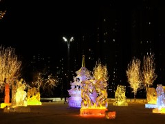 Төв цэнгэлдэх хүрээлэнгийн мөсөн хотхон 