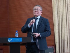 Эмч, эмнэлгийн мэргэжилтэн, цэцэрлэг, сургуулийн эмч, эрүүл ахуйч нарыг чадавхжуулах сургалт зохио..