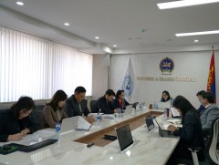 Аймгийн Эрүүл мэндийн газрын удирдах албан тушаалын жишиг тодорхойлолтыг батлах зөвшөөрөл олголоо