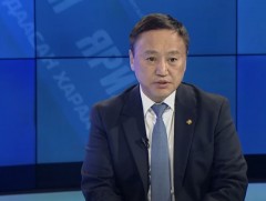 Ярилцъя: УИХ-ын гишүүн, Эрүүл мэндийн сайд Ж.Чинбүрэн