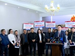 Багш нарын цалинг хэлэлцээрийн дагуу нэмэгдүүлэхийг шаардлаа