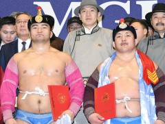 Шинэ Үндсэн хуулийн барилдаанд улсын арслан Ц.Бямба-Отгон түрүүллээ