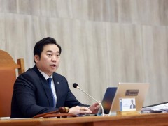 Нийслэлийн 2026 оны төсвийн тодотгол болон бусад асуудлыг хэлэлцэж байна