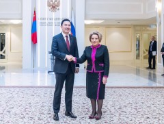 Монгол Улсын Их Хурлын дарга Н.Учрал, ОХУ-ын Холбооны Хурлын Холбооны Зөвлөлийн дарга В.И.Матвиенк..