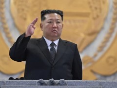 Ким Жон Уныг Умард Солонгосын Хөдөлмөрийн намын Ерөнхий нарийн бичгийн даргаар улираан сонгожээ