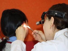 ДЭМБ-аас хүүхдийн сонсголыг хамгаалах уриалга гаргав