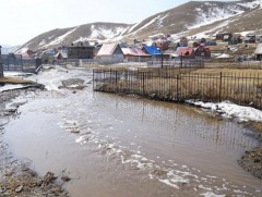 Зургаан сум шар усны үерийн маш их эрсдэлтэй байна