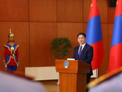 Шилдэг сонсогч, сурагчид шагнал гардууллаа