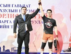 О.Мөнгөнбаатар 197.5-ыг өргөснөөр өсвөрийн Монгол Улсын дээд амжилтыг шинэчиллээ