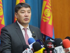 Аймаг, сумын Засаг дарга нарыг хөдөлмөр эрхлэлт, ядуурлыг бууруулах ажлаар тодорхой хугацаанд дүгн..