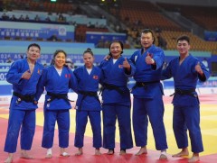 Монгол Улсын баг ААШТ-ийн багийн төрөлд алтан медаль хүртлээ