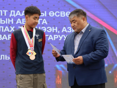  Тив, дэлхий, улсын аваргаас медаль хүртсэн өсвөрийн тамирчдаа урамшууллаа