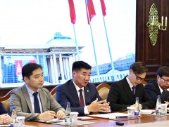 УИХ-ын дарга С.Бямбацогт Япон Улсын Парламентын Зөвлөхүүдийн танхимын дэд дарга Т.Фүкүямаг хүлээн ..